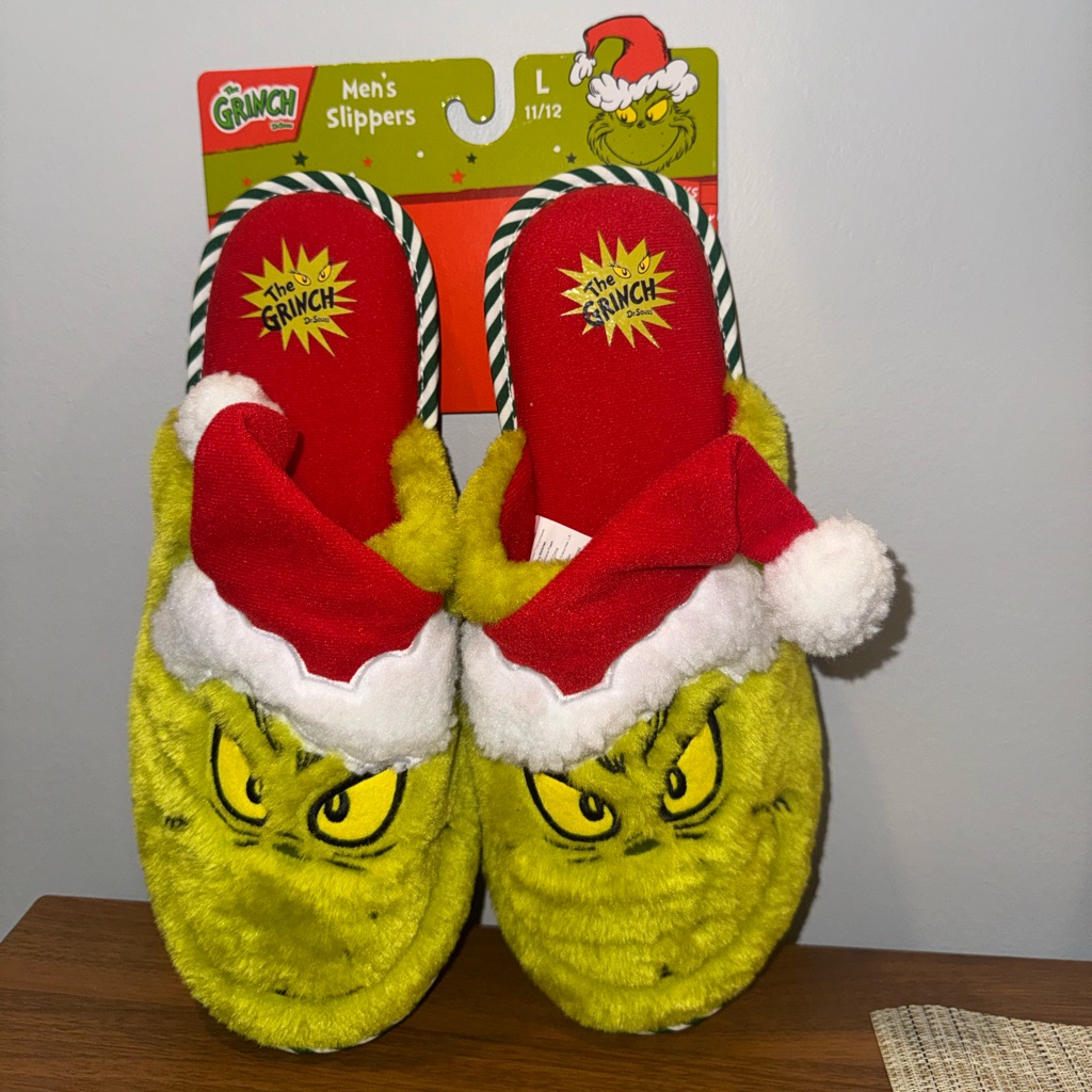 Grinch Men’s Slippers Size 11/12